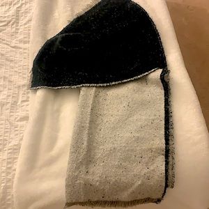 Reversible rectangle scarf